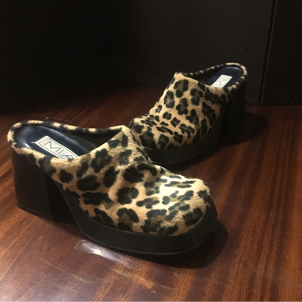Mia Chunky leopard print faux fur platform clogs black & tan animal print 90s 7